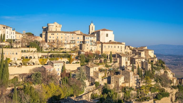 Village de Gordes perché au soleil, Luberon, Provence